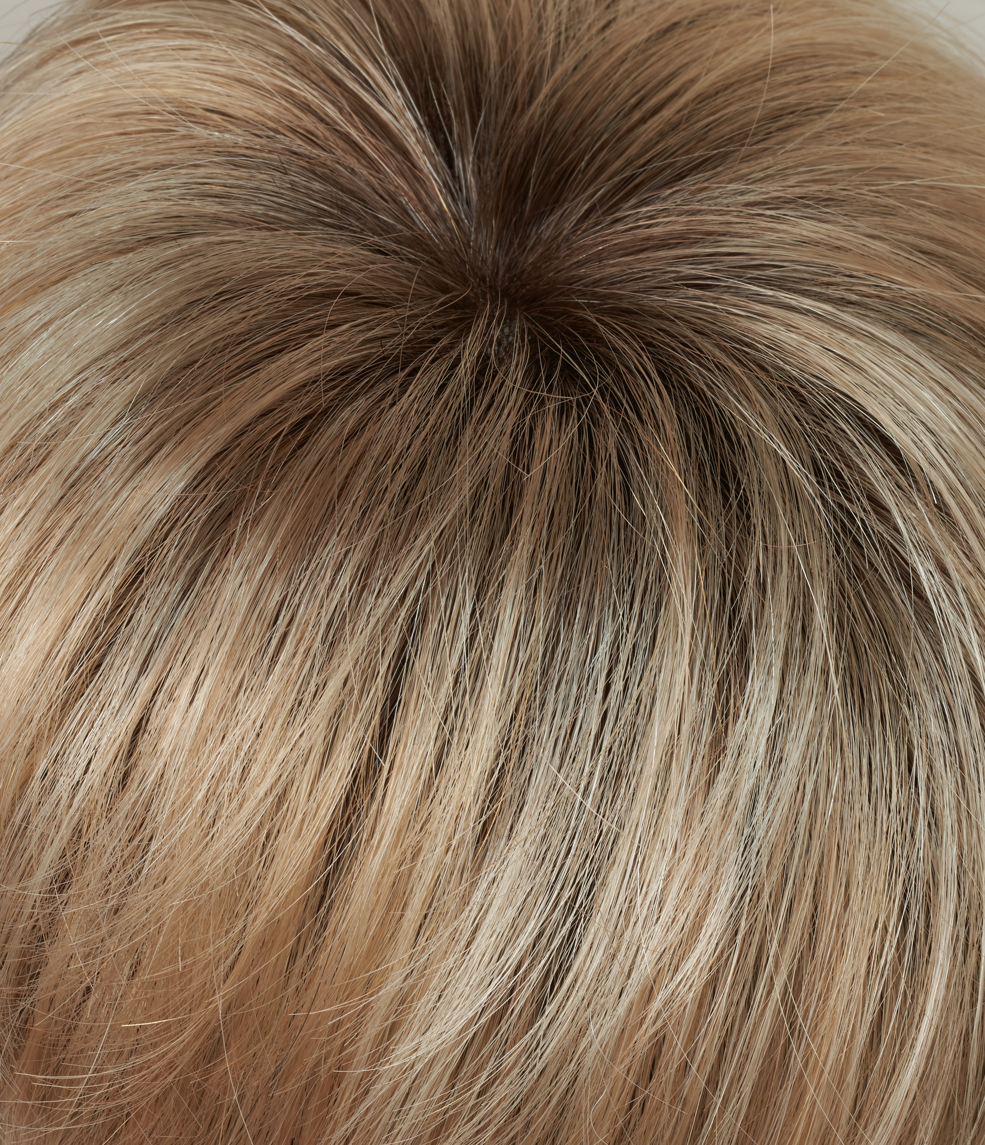 FP/CRG#10 Creamy Glow Rooted